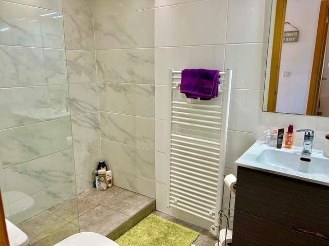 2 soveværelse Lejlighed til salg i Villamartin, Orihuela med swimmingpool - € 185.000 (Ref: 9428112)