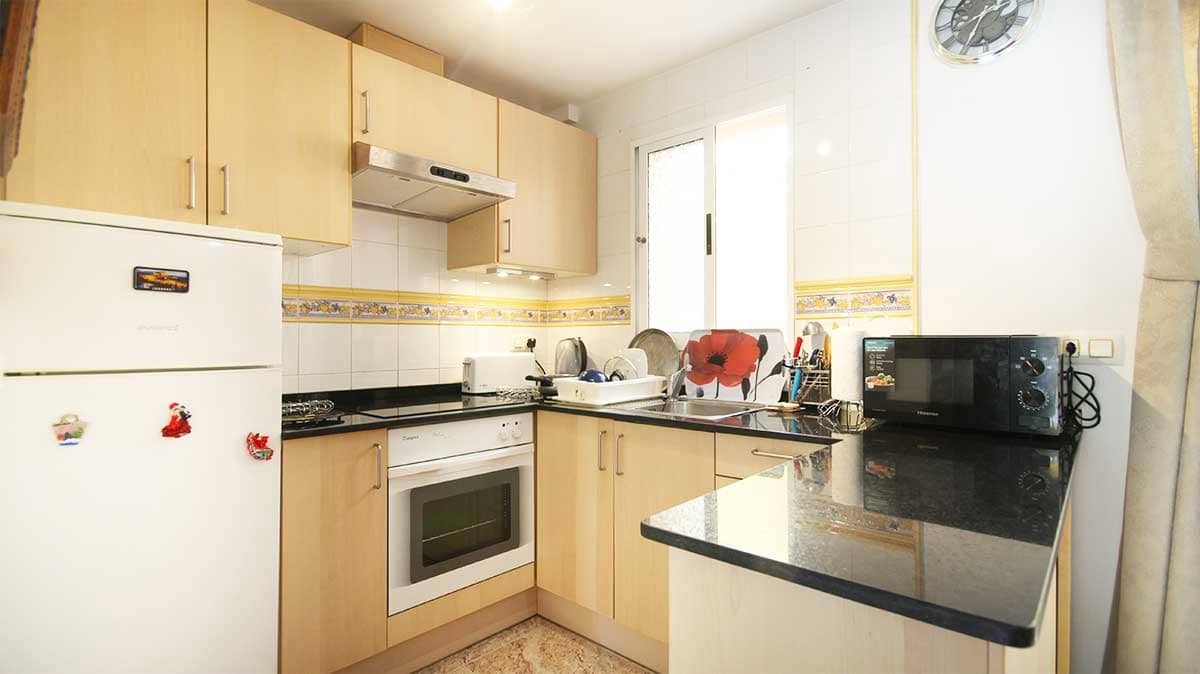 2 bedroom Semi-detached Villa for sale in Orihuela Costa with pool - € 165,000 (Ref: 9447001)