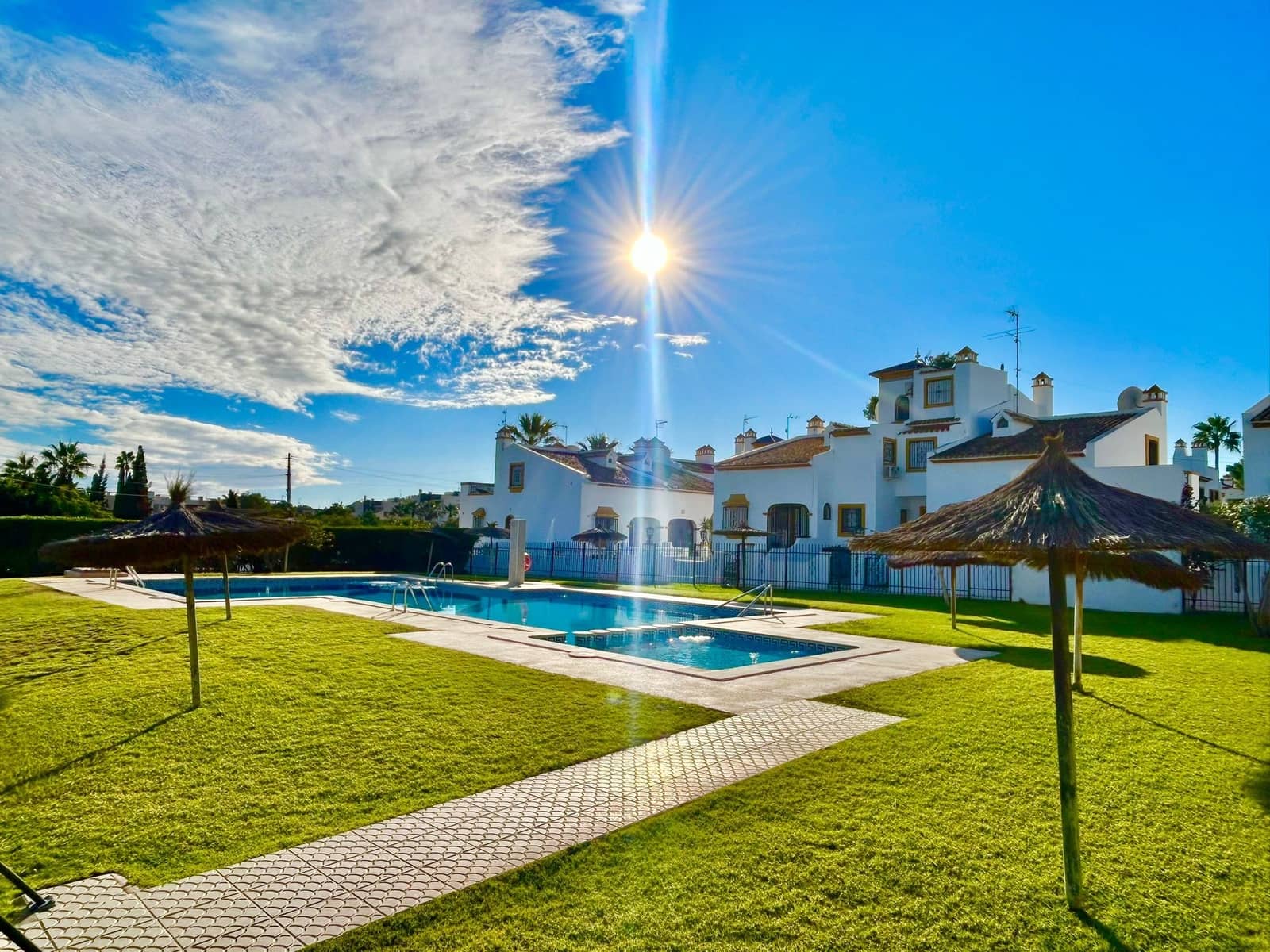 2 sovrum Bungalow till salu i Villamartin med pool - 197 000 € (Ref: 9477040)