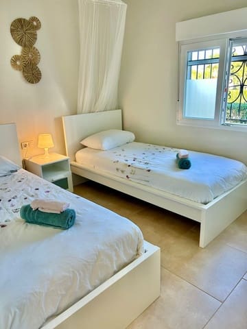 2 bedroom Apartment for sale in Villamartin, Orihuela with pool - € 212,000 (Ref: 9493958)