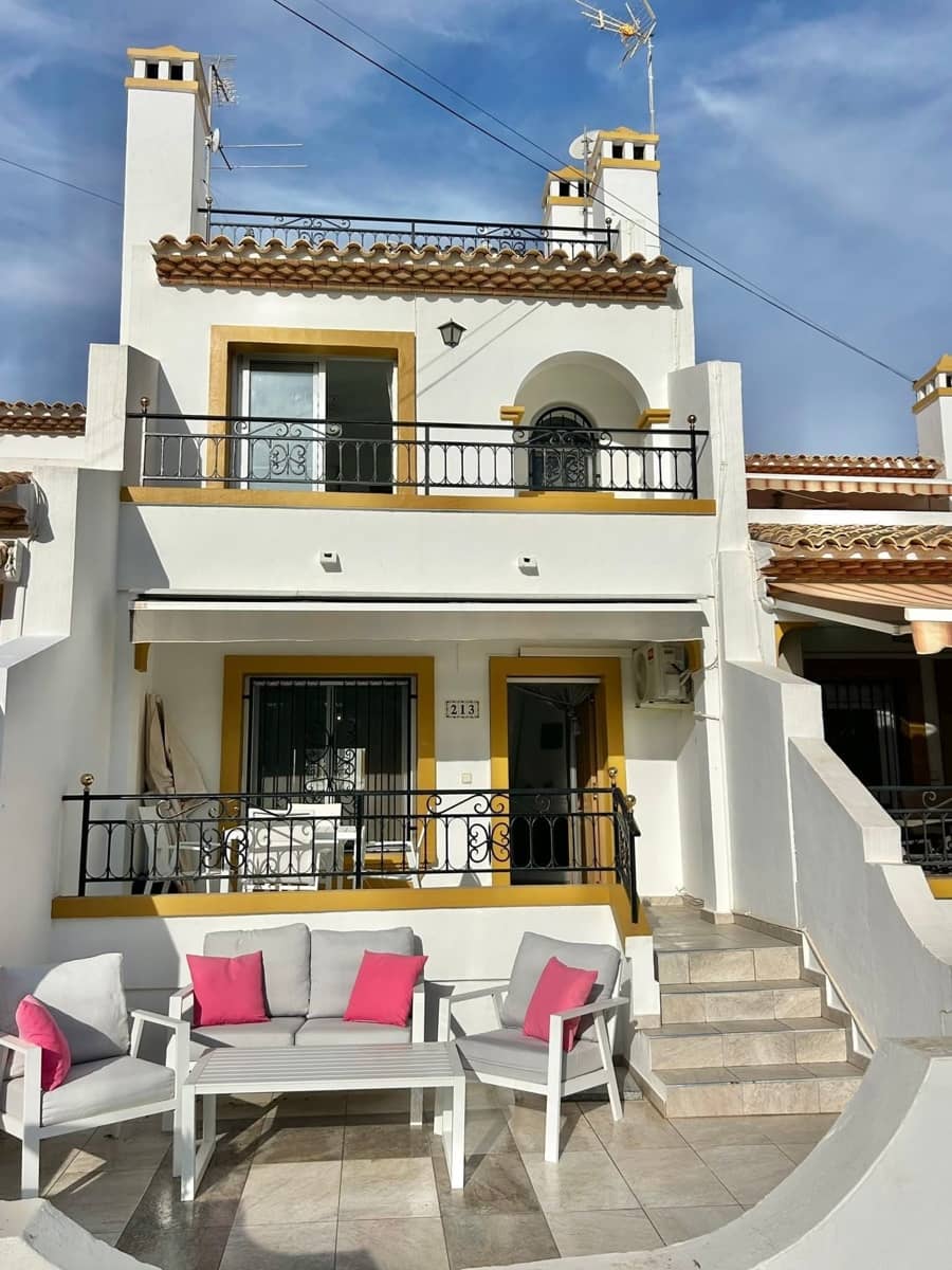 3 makuuhuone Omakotitalo myytävänä paikassa Villamartin mukana uima-altaan - 278 000 € (Ref: 9599877)