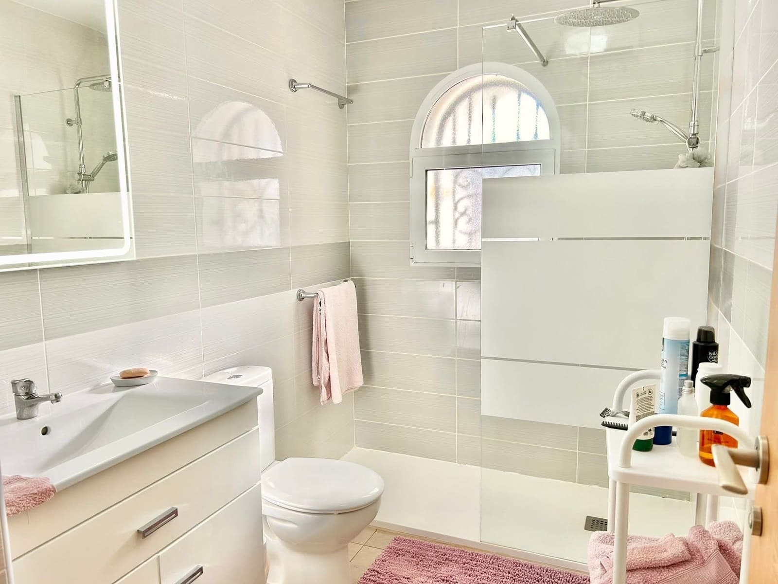 3 makuuhuone Omakotitalo myytävänä paikassa Villamartin mukana uima-altaan - 278 000 € (Ref: 9599877)