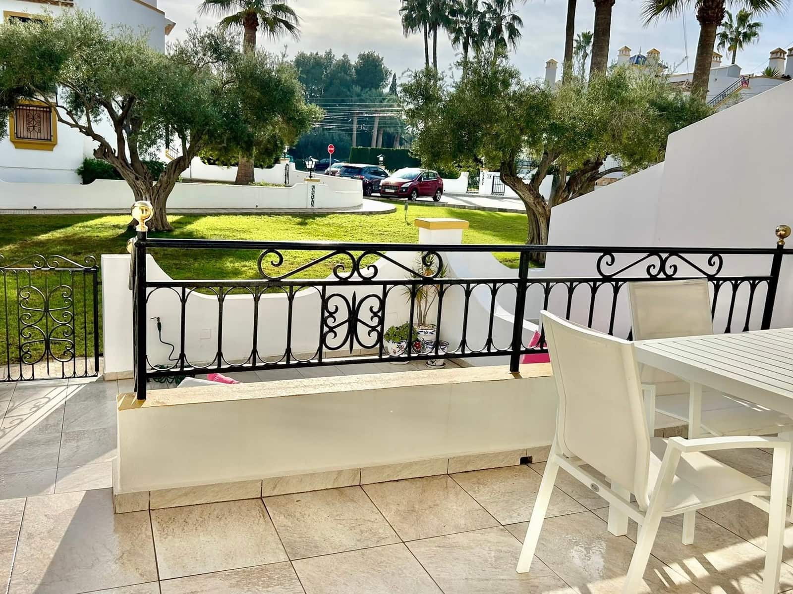 3 makuuhuone Omakotitalo myytävänä paikassa Villamartin mukana uima-altaan - 278 000 € (Ref: 9599877)