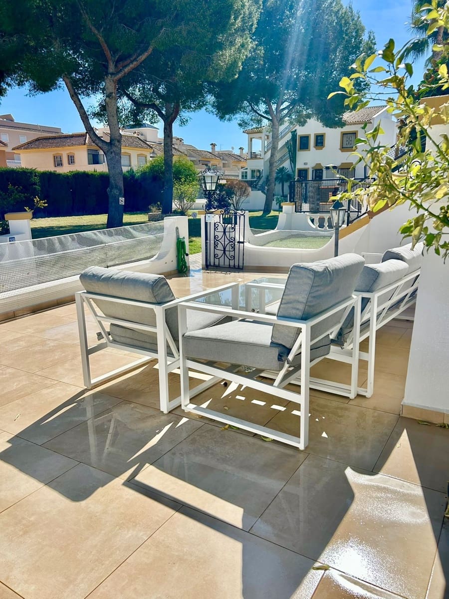 2 bedroom Apartment for sale in Villamartin with pool - € 212,000 (Ref: 9645762)