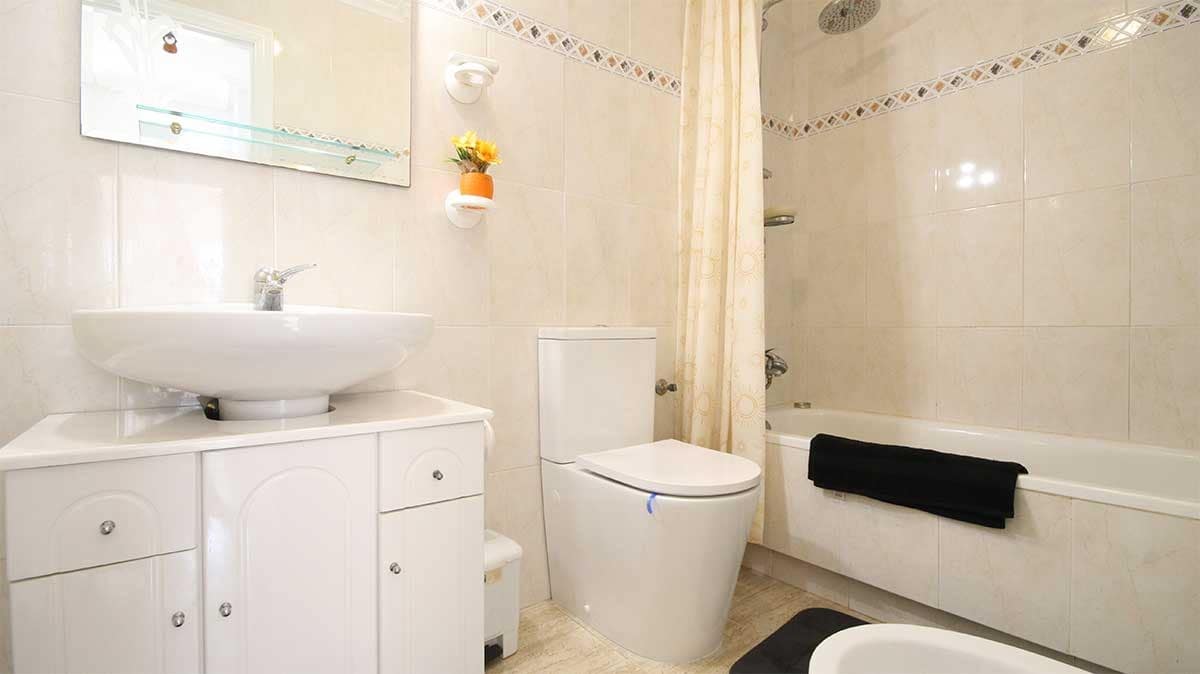 2 makuuhuone Omakotitalo myytävänä paikassa Pilar de la Horadada mukana uima-altaan - 235 000 € (Ref: 9677859)