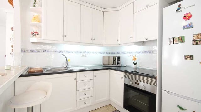 2 makuuhuone Omakotitalo myytävänä paikassa Pilar de la Horadada mukana uima-altaan - 235 000 € (Ref: 9677859)