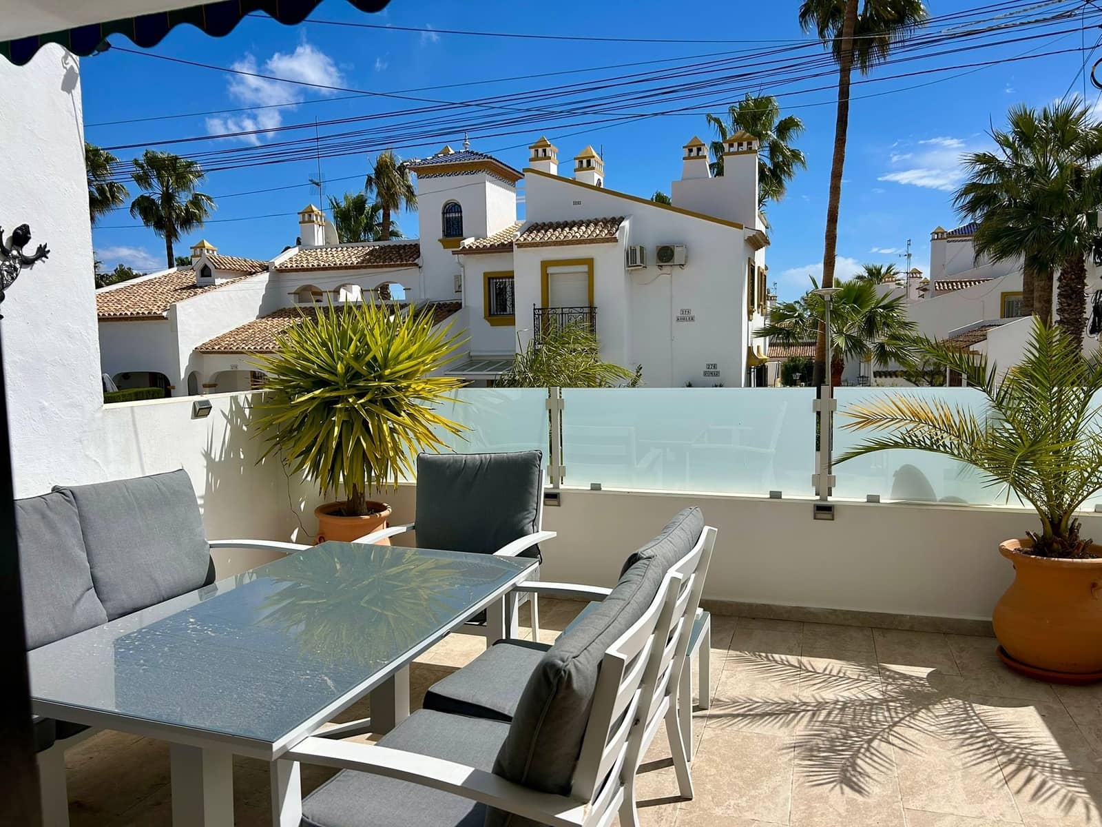 3 quarto Moradia em Banda para venda em Villamartin com piscina - 299 000 € (Ref: 9729552)