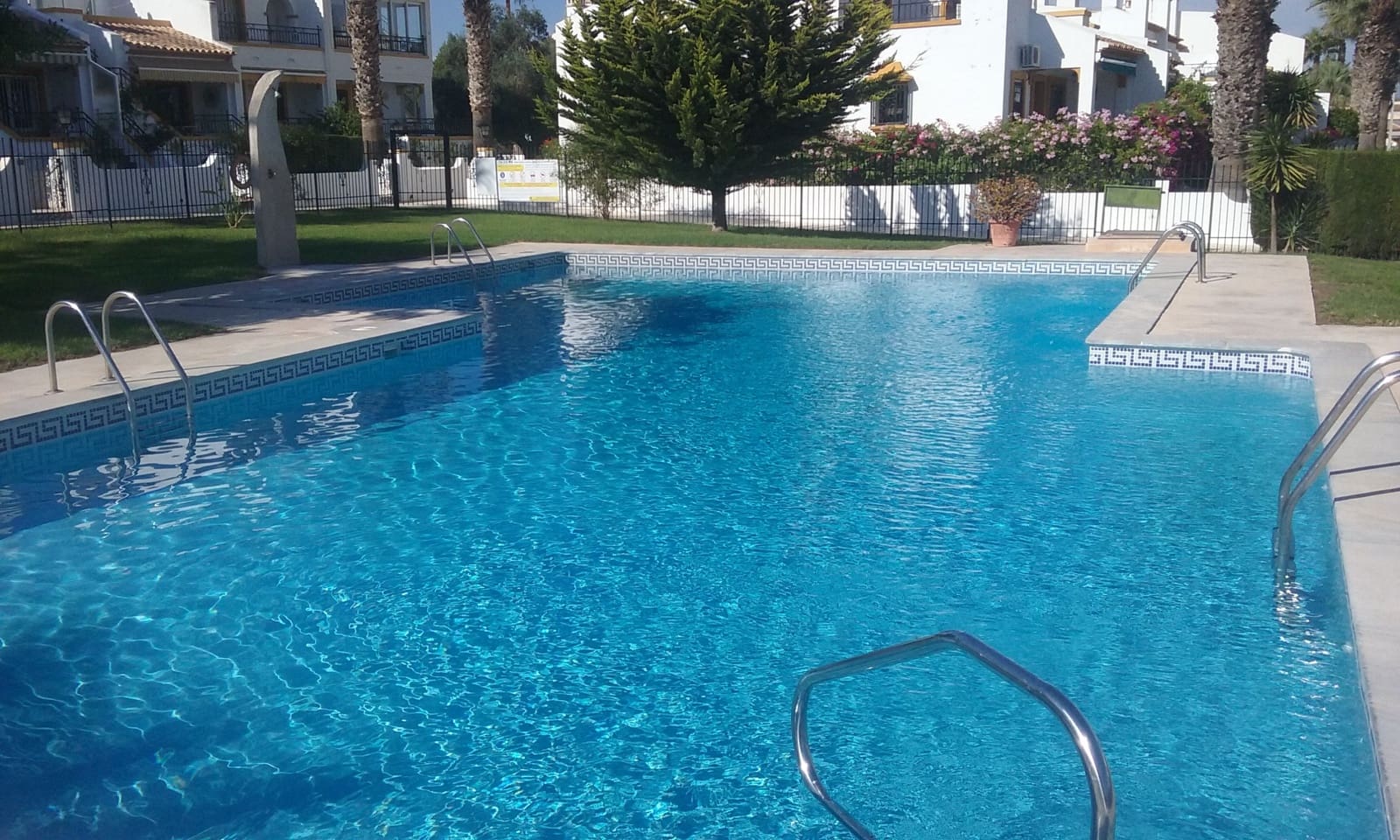 3 slaapkamer Villa te koop in Villamartin met zwembad - € 299.000 (Ref: 9781996)