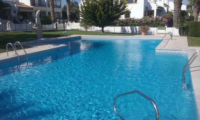 3 soverom Villa til salgs i Villamartin, Orihuela med svømmebasseng - € 299 000 (Ref: 9788748)