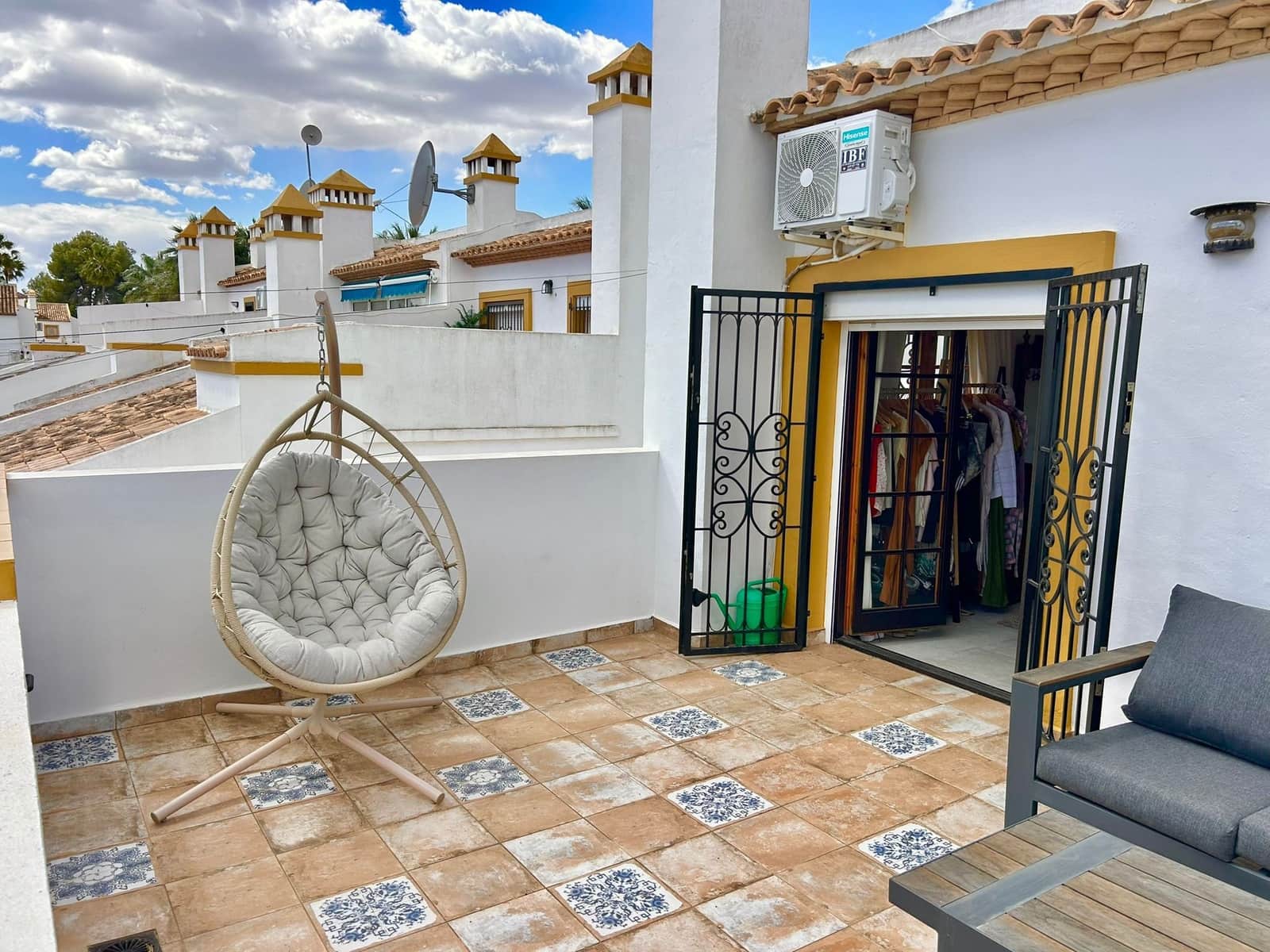 3 bedroom Villa for sale in Villamartin with pool - € 299,000 (Ref: 9788748)