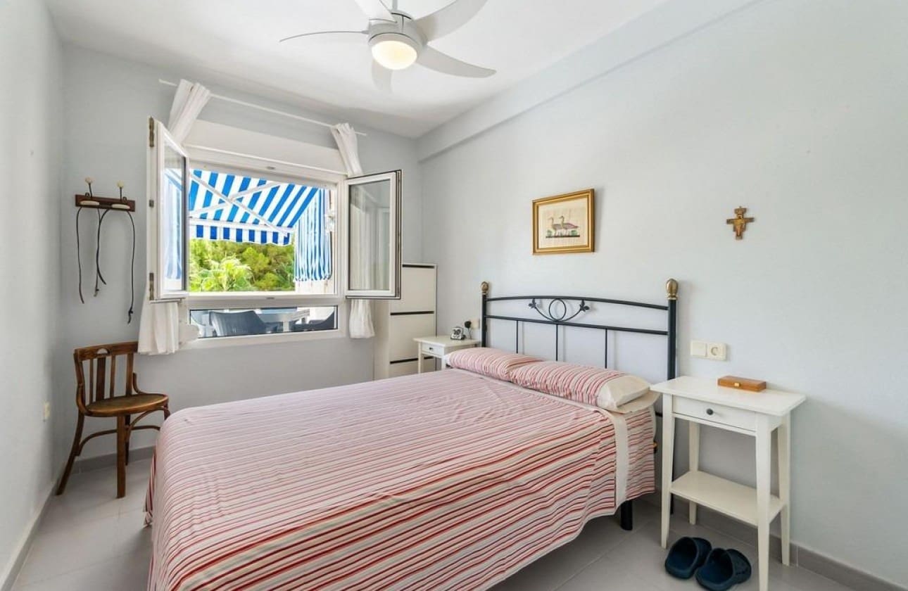 3 soverom Leilighet til salgs i Campoamor med svømmebasseng garasje - € 215 000 (Ref: 9809152)