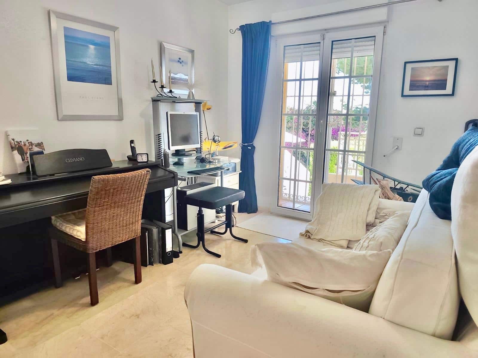 3 makuuhuone Rivitalo myytävänä paikassa Villamartin mukana uima-altaan 
autotalli - 279 000 € (Ref: 9850787)