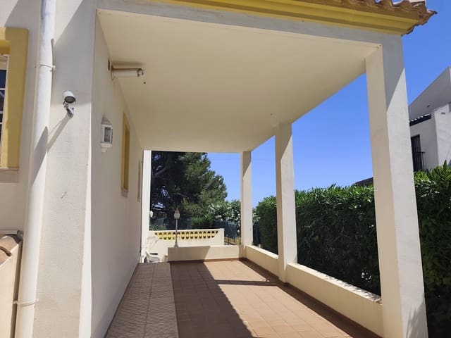 3 makuuhuone Rivitalo myytävänä paikassa Villamartin, Orihuela mukana uima-altaan 
autotalli - 279 000 € (Ref: 9850787)