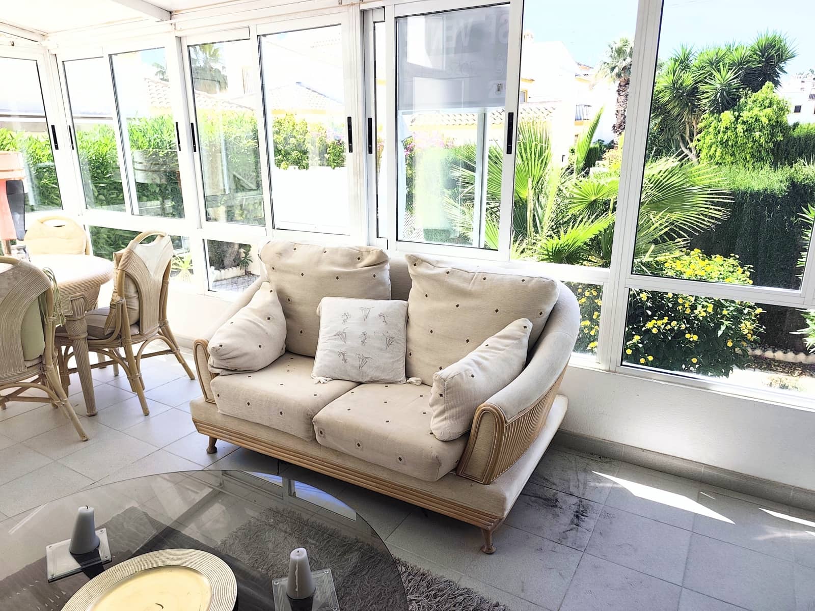 3 makuuhuone Rivitalo myytävänä paikassa Villamartin mukana uima-altaan 
autotalli - 279 000 € (Ref: 9850787)