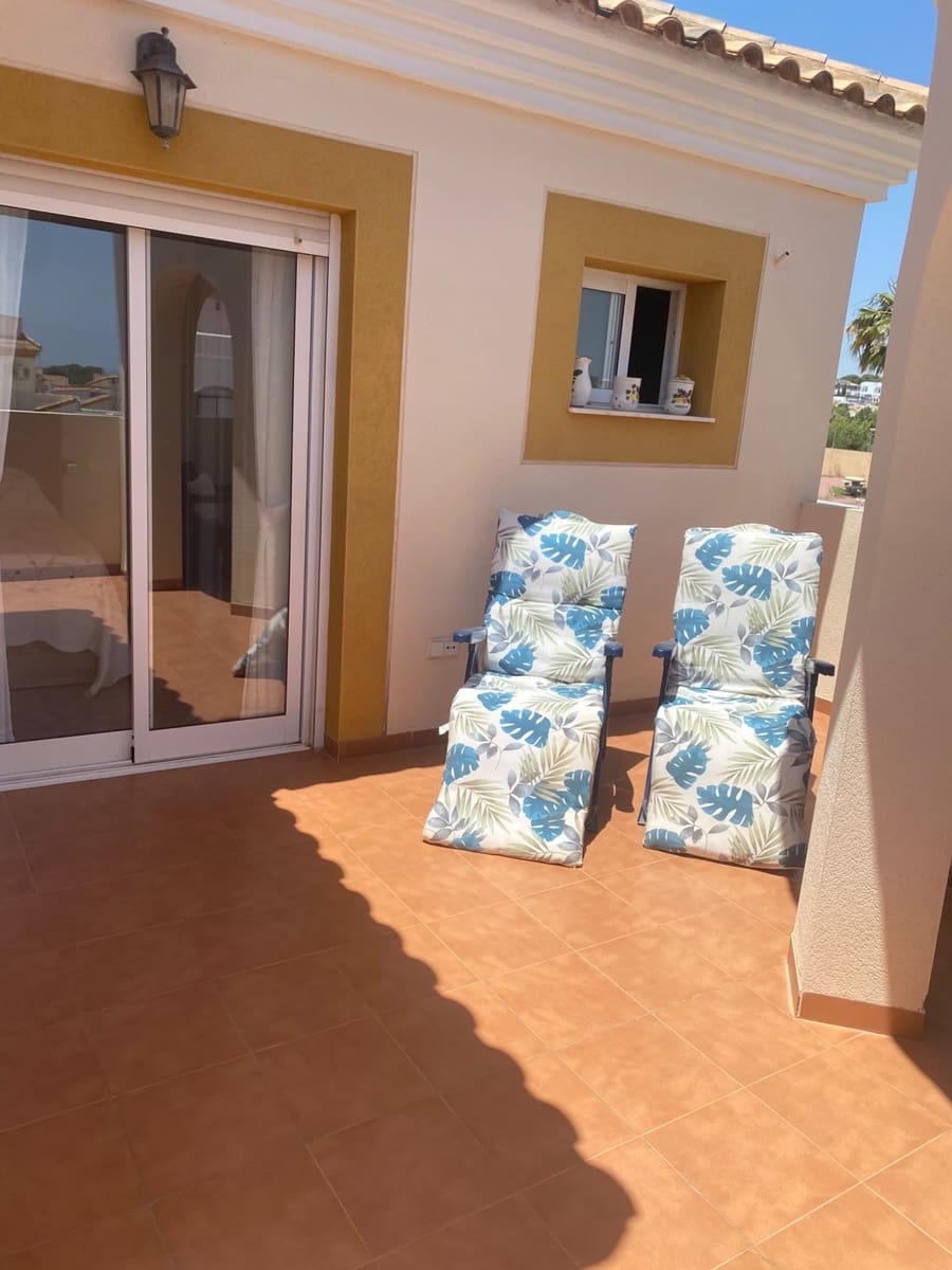 3 soveværelse Villa til salg i Pilar de la Horadada med swimmingpool garage - € 295.000 (Ref: 9892888)