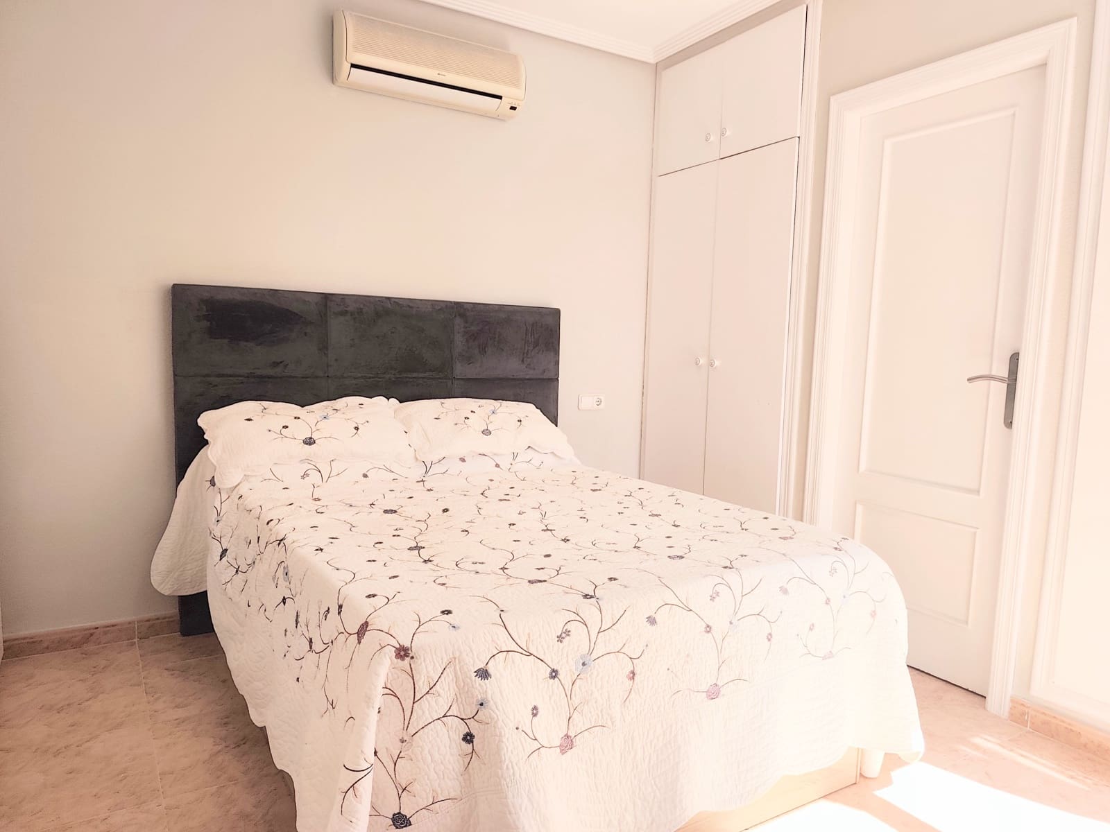 3 soveværelse Villa til salg i Pilar de la Horadada med swimmingpool garage - € 295.000 (Ref: 9892888)