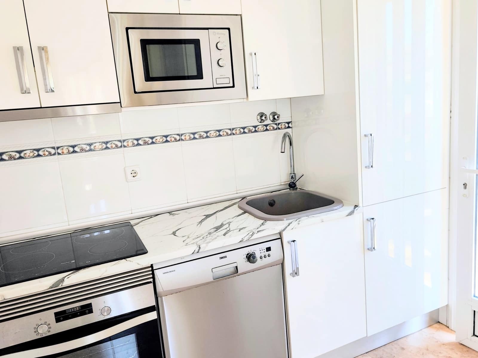 3 soveværelse Villa til salg i Pilar de la Horadada med swimmingpool garage - € 295.000 (Ref: 9892888)