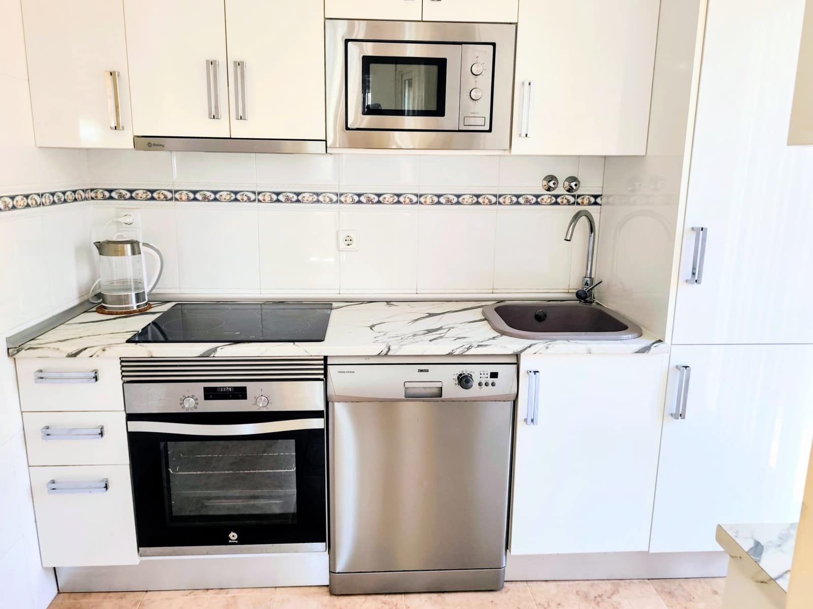 3 soveværelse Villa til salg i Pilar de la Horadada med swimmingpool garage - € 295.000 (Ref: 9892888)