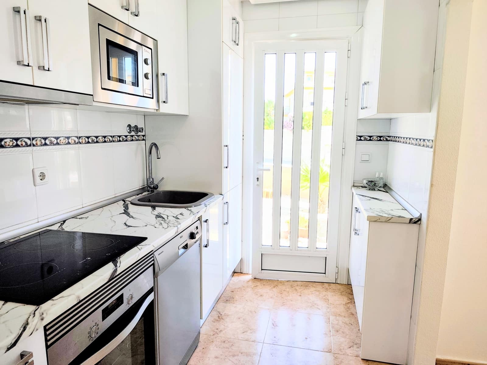 3 soveværelse Villa til salg i Pilar de la Horadada med swimmingpool garage - € 295.000 (Ref: 9892888)