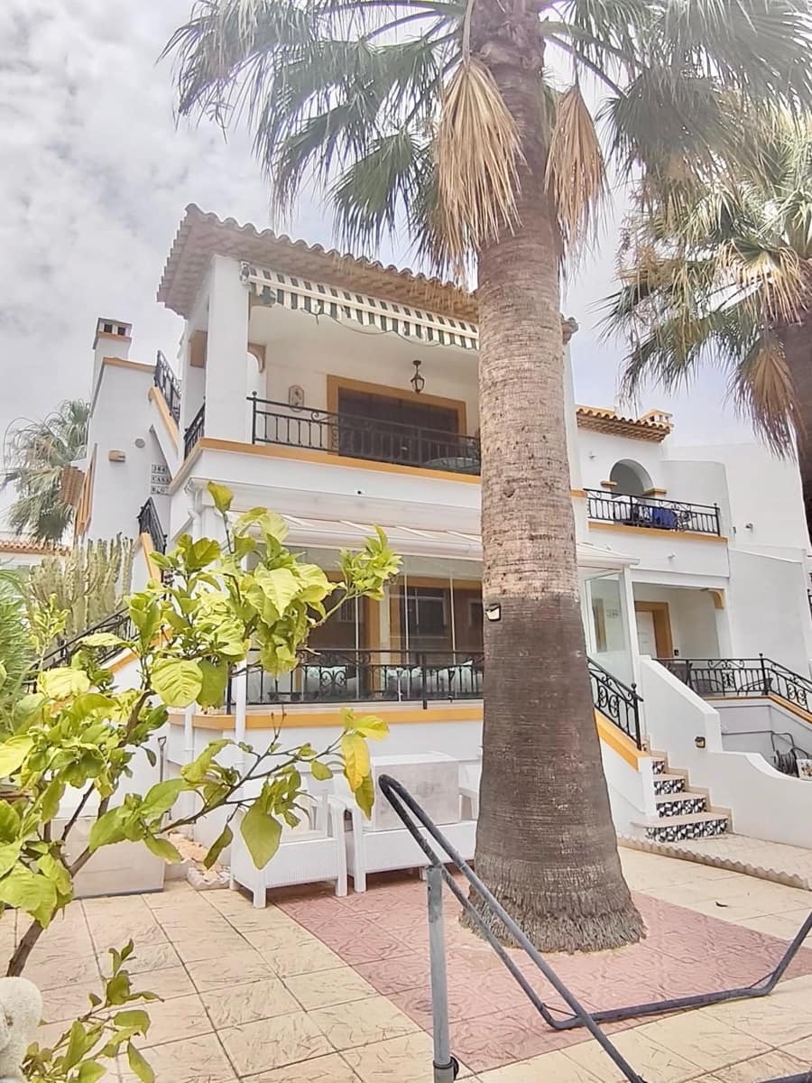 2 Zimmer Bungalow zu verkaufen in Villamartin mit Pool - 189.000 € (Ref: 9979299)