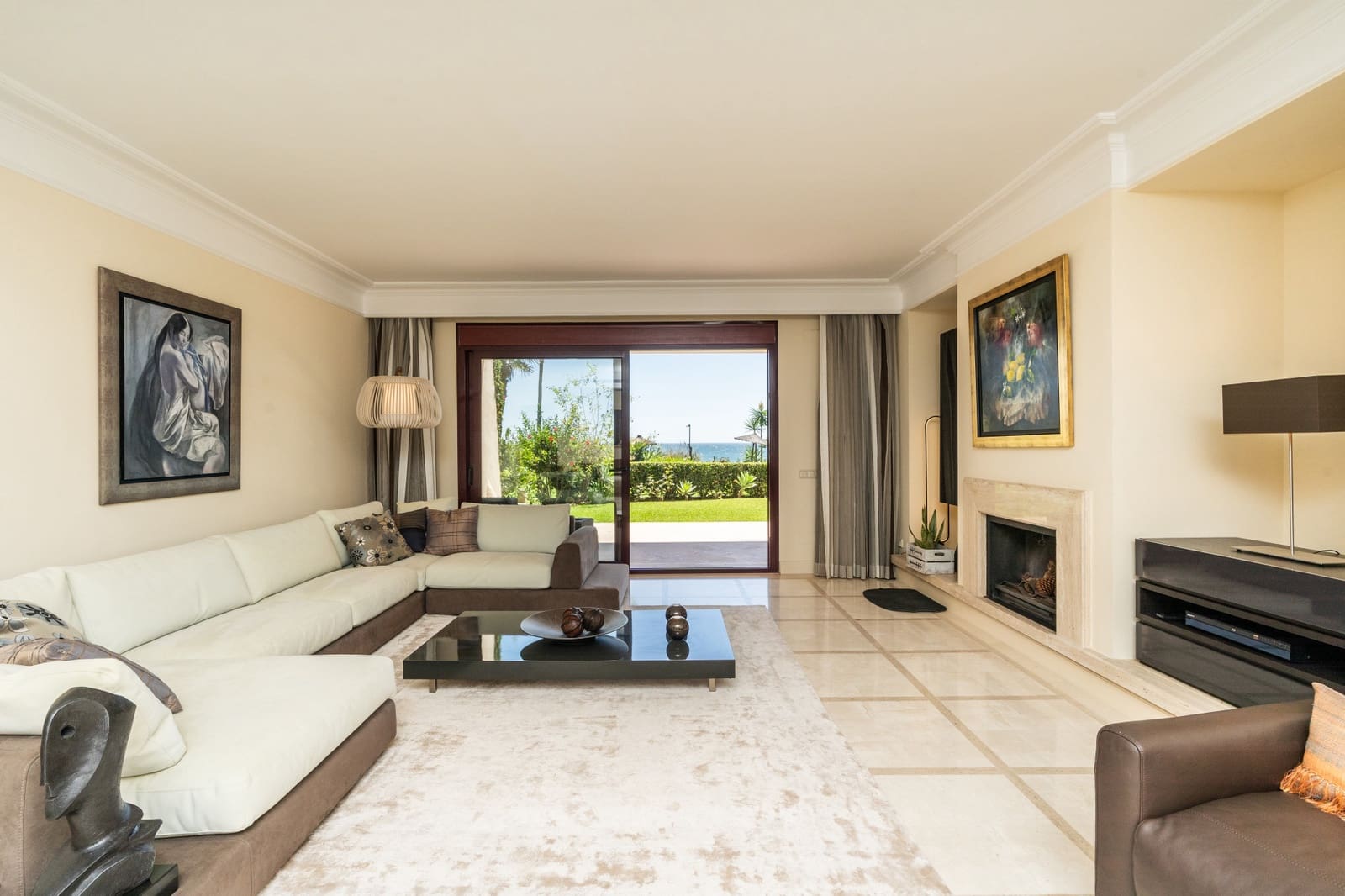 3 sypialnia Apartament na sprzedaż w Estepona z basenem - 3 500 000 € (Ref: 10003779)