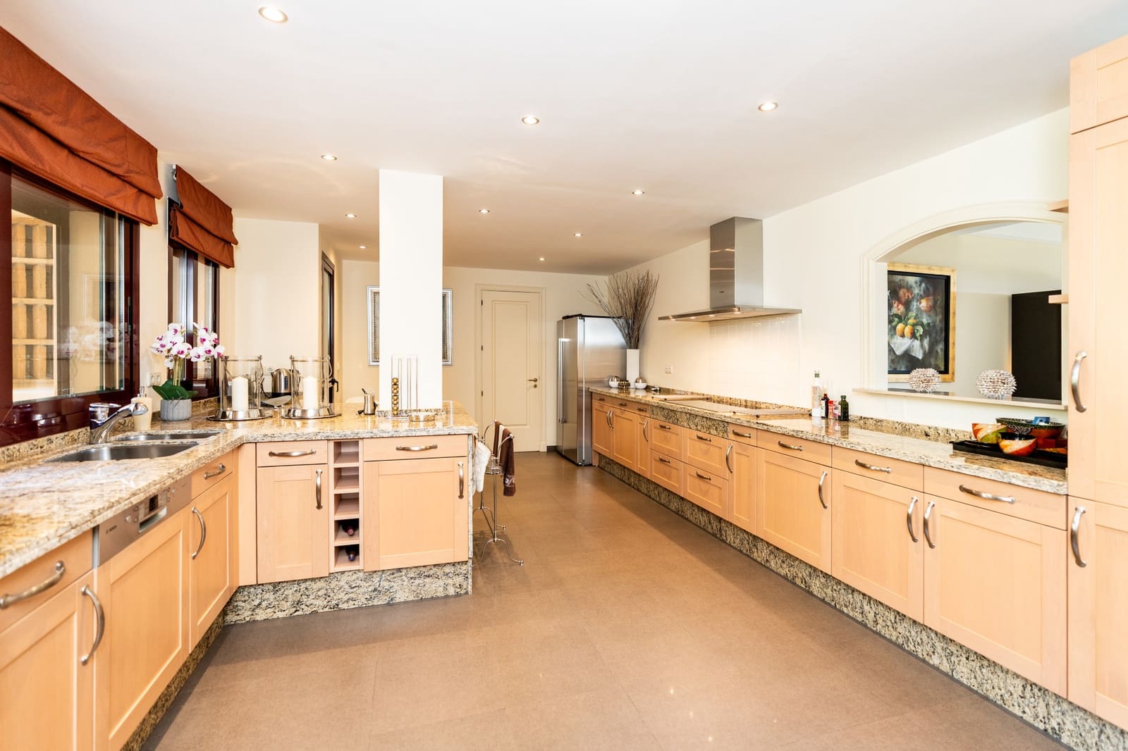 3 sypialnia Apartament na sprzedaż w Estepona z basenem - 3 500 000 € (Ref: 10003779)