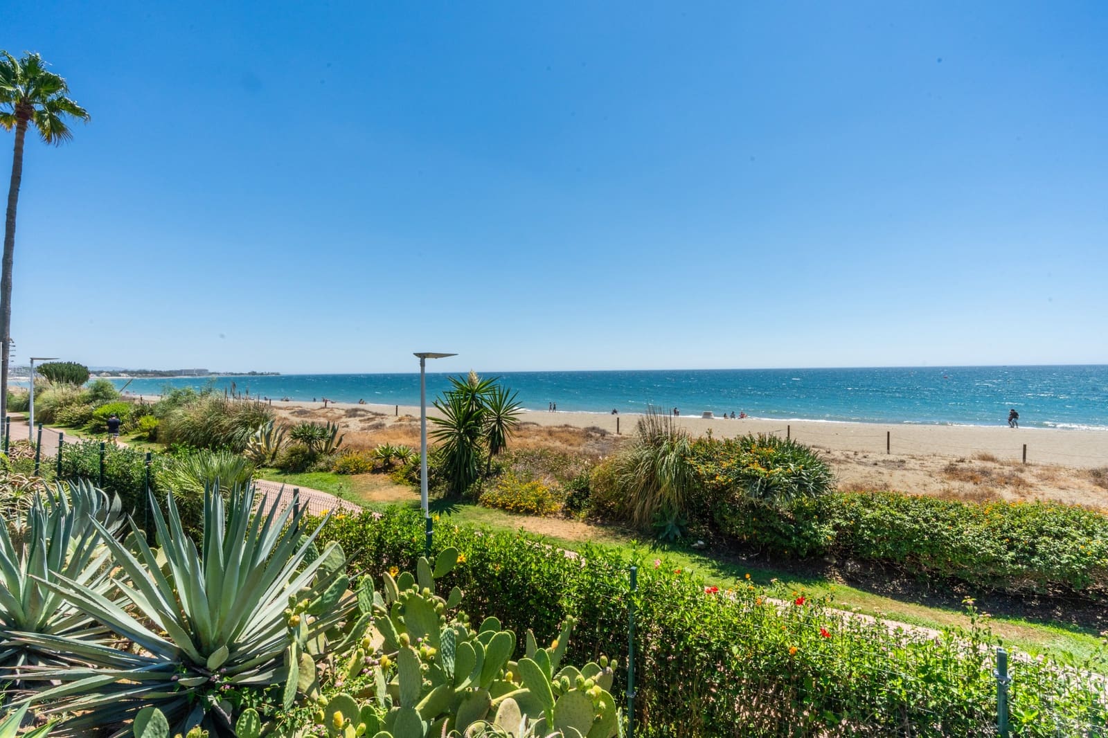 3 sypialnia Apartament na sprzedaż w Estepona z basenem - 3 500 000 € (Ref: 10003779)