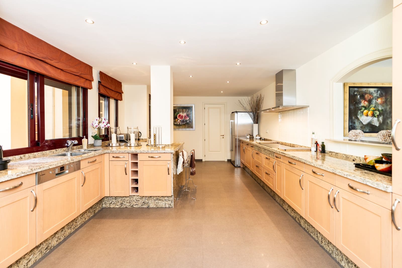 3 sypialnia Apartament na sprzedaż w Estepona z basenem - 3 500 000 € (Ref: 10003779)