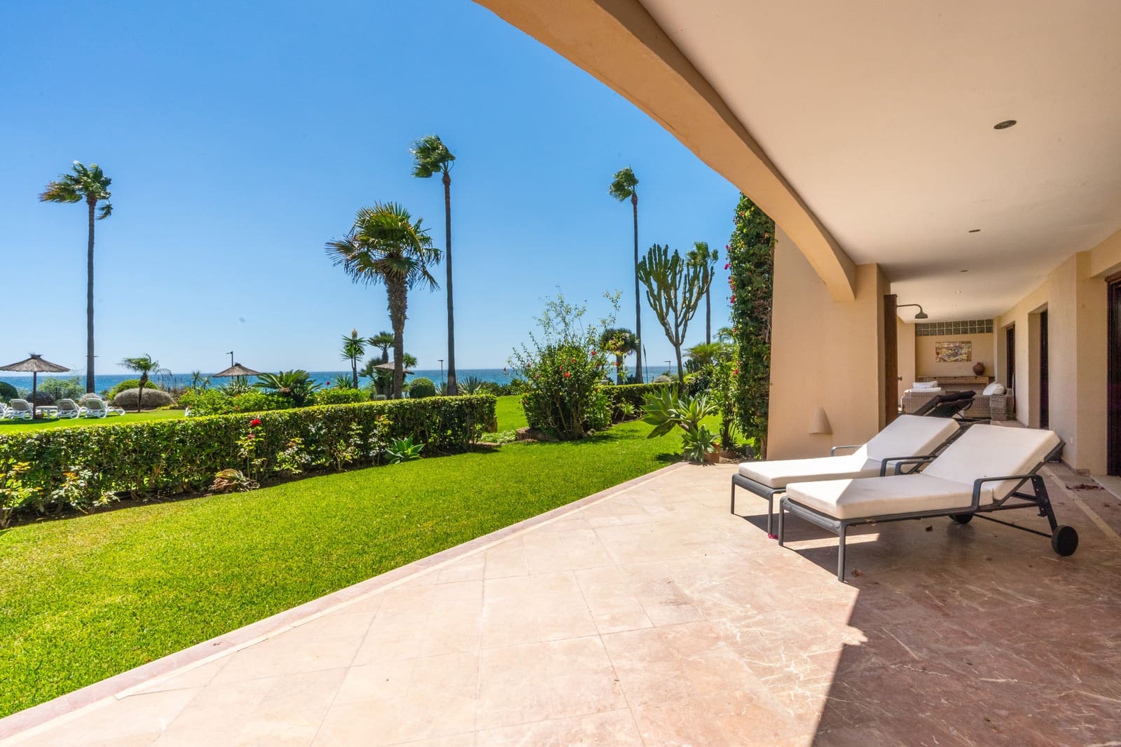 3 sypialnia Apartament na sprzedaż w Estepona z basenem - 3 500 000 € (Ref: 10003779)