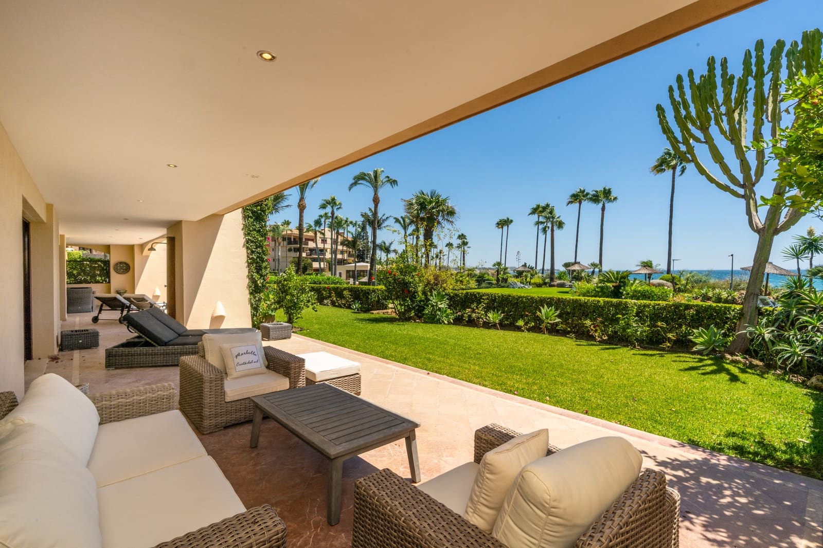 3 sypialnia Apartament na sprzedaż w Estepona z basenem - 3 500 000 € (Ref: 10003779)