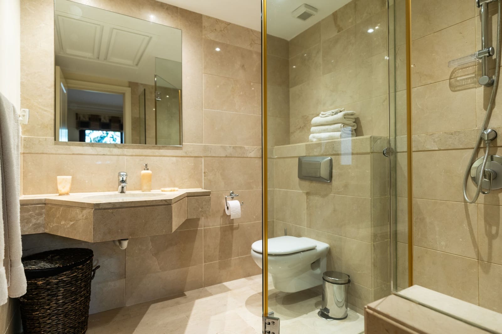 3 sypialnia Apartament na sprzedaż w Estepona z basenem - 3 500 000 € (Ref: 10003779)