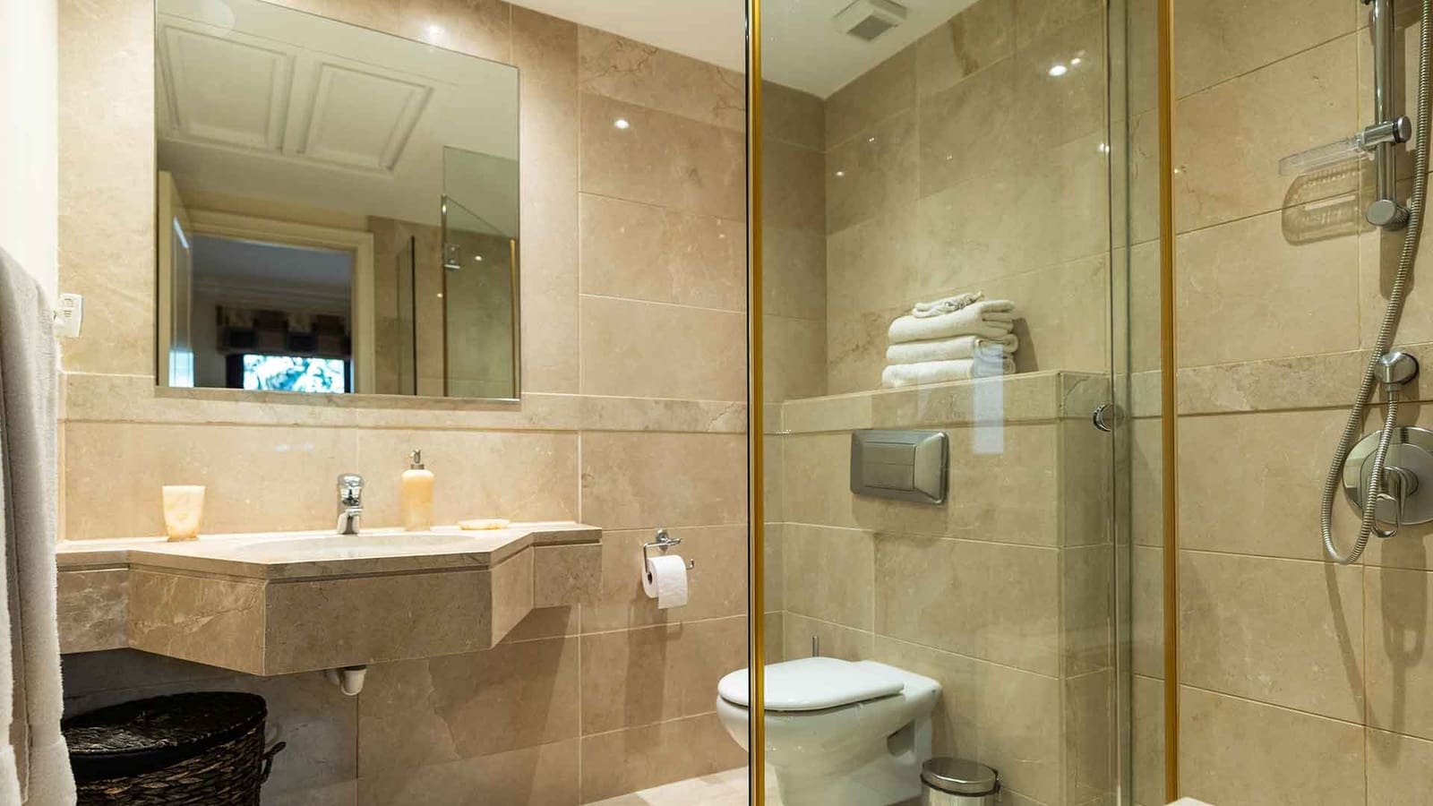3 slaapkamer Appartement te koop in Estepona met zwembad - € 3.500.000 (Ref: 10003779)