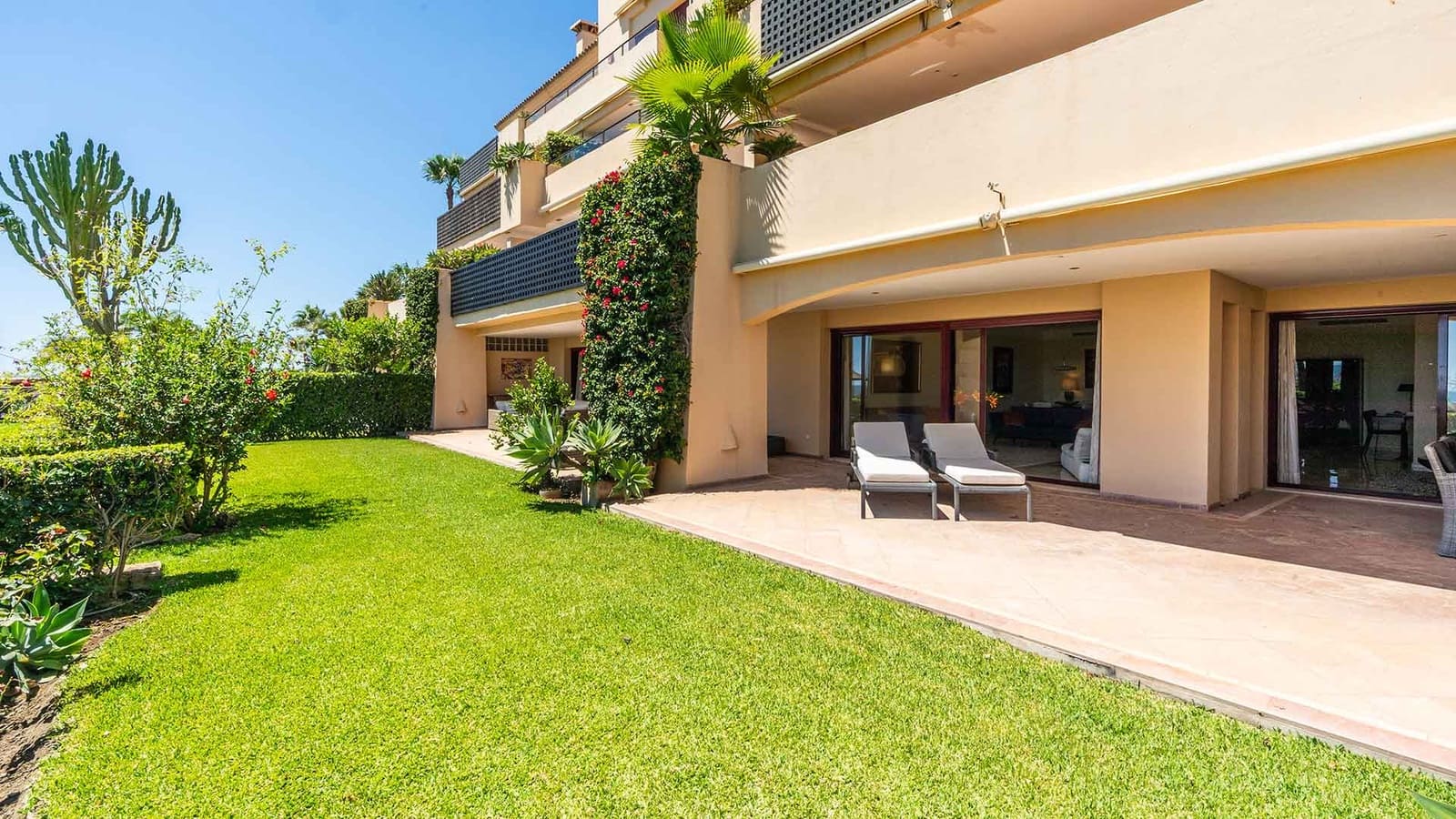 3 slaapkamer Appartement te koop in Estepona met zwembad - € 3.500.000 (Ref: 10003779)