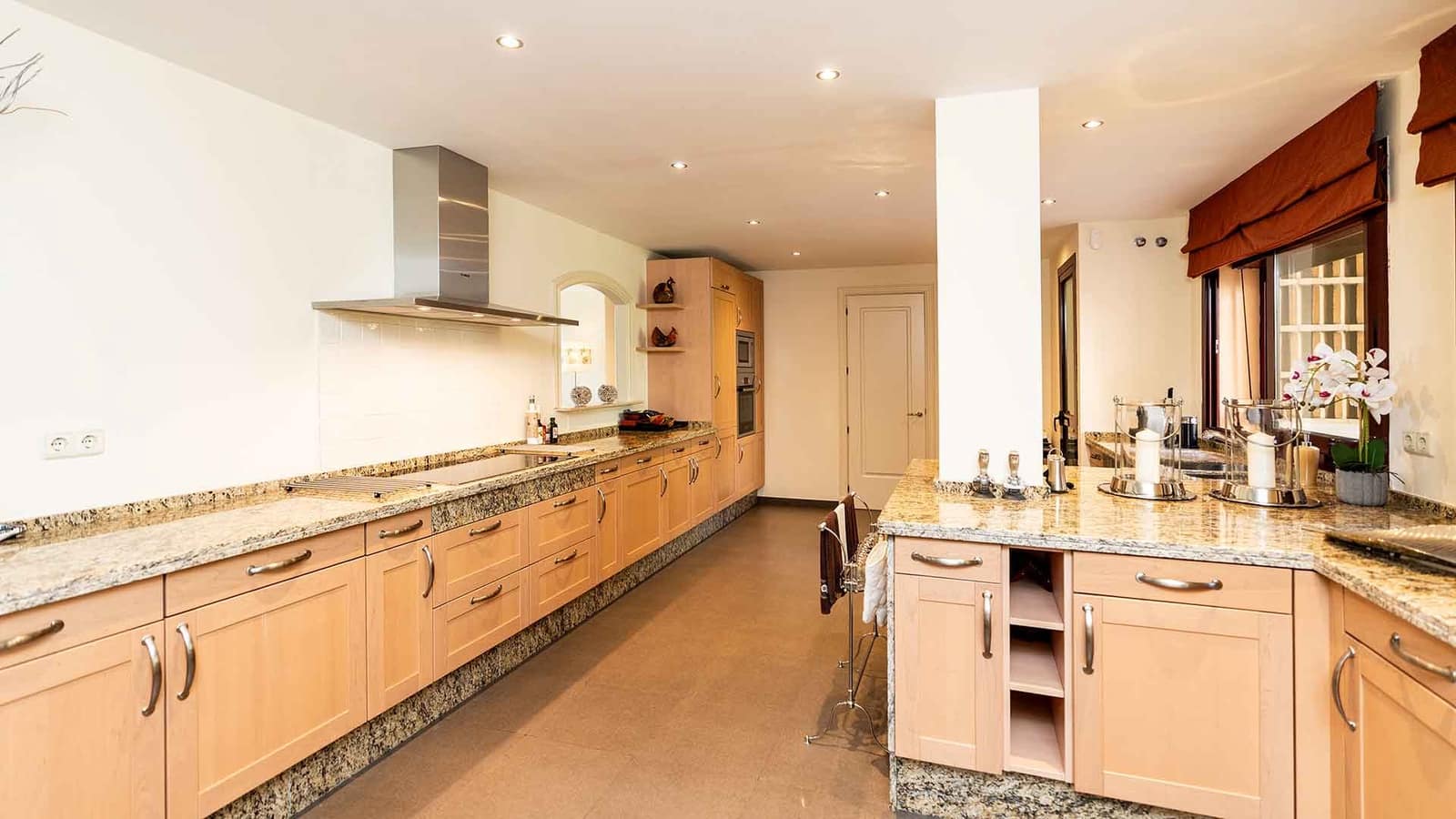 3 slaapkamer Appartement te koop in Estepona met zwembad - € 3.500.000 (Ref: 10003779)
