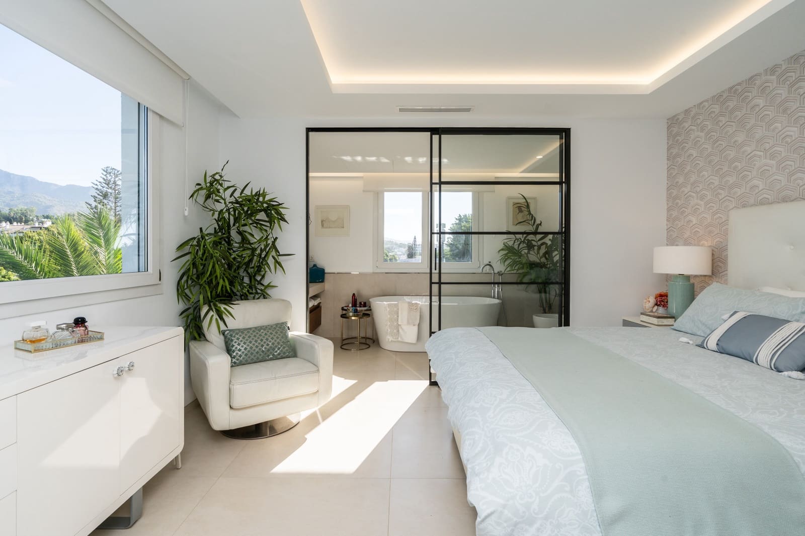 2 bedroom Penthouse for sale in Golden Mile with pool - € 2,100,000 (Ref: 10003780)