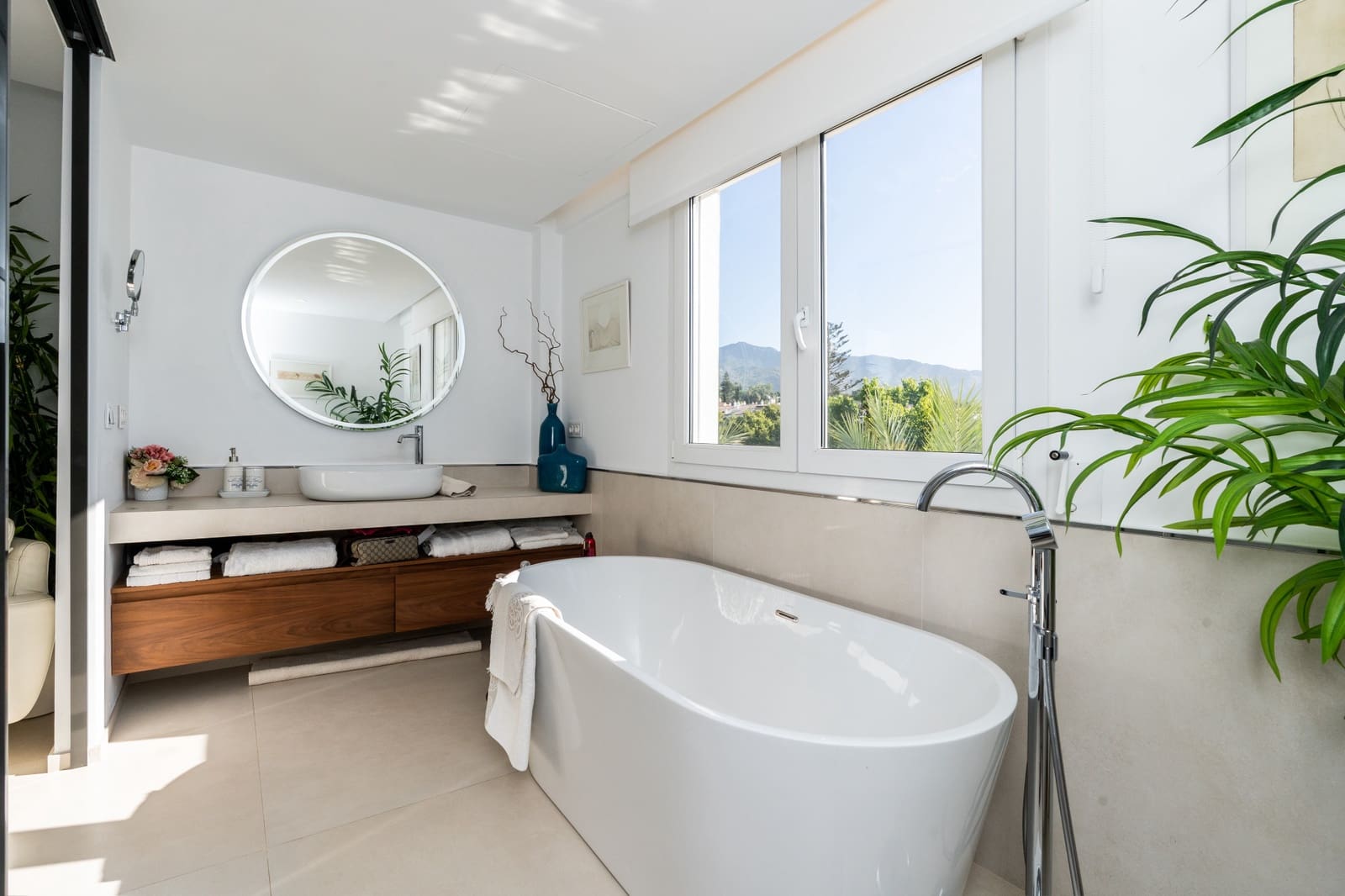 2 bedroom Penthouse for sale in Golden Mile with pool - € 2,100,000 (Ref: 10003780)