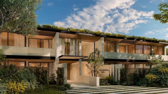 Ático de 4 habitaciones en Lomas De Marbella, Marbella en venta con piscina - 8.500.000 € (Ref: 10003781)