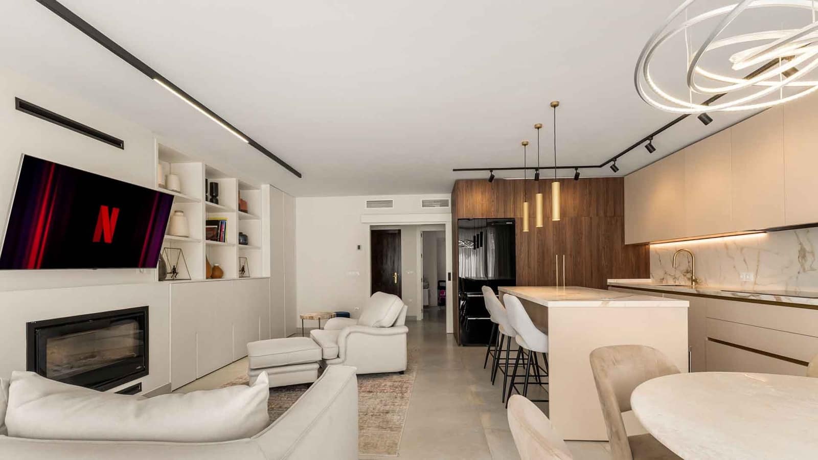 4 bedroom Townhouse for sale in Estepona with pool - € 695,000 (Ref: 10011202)