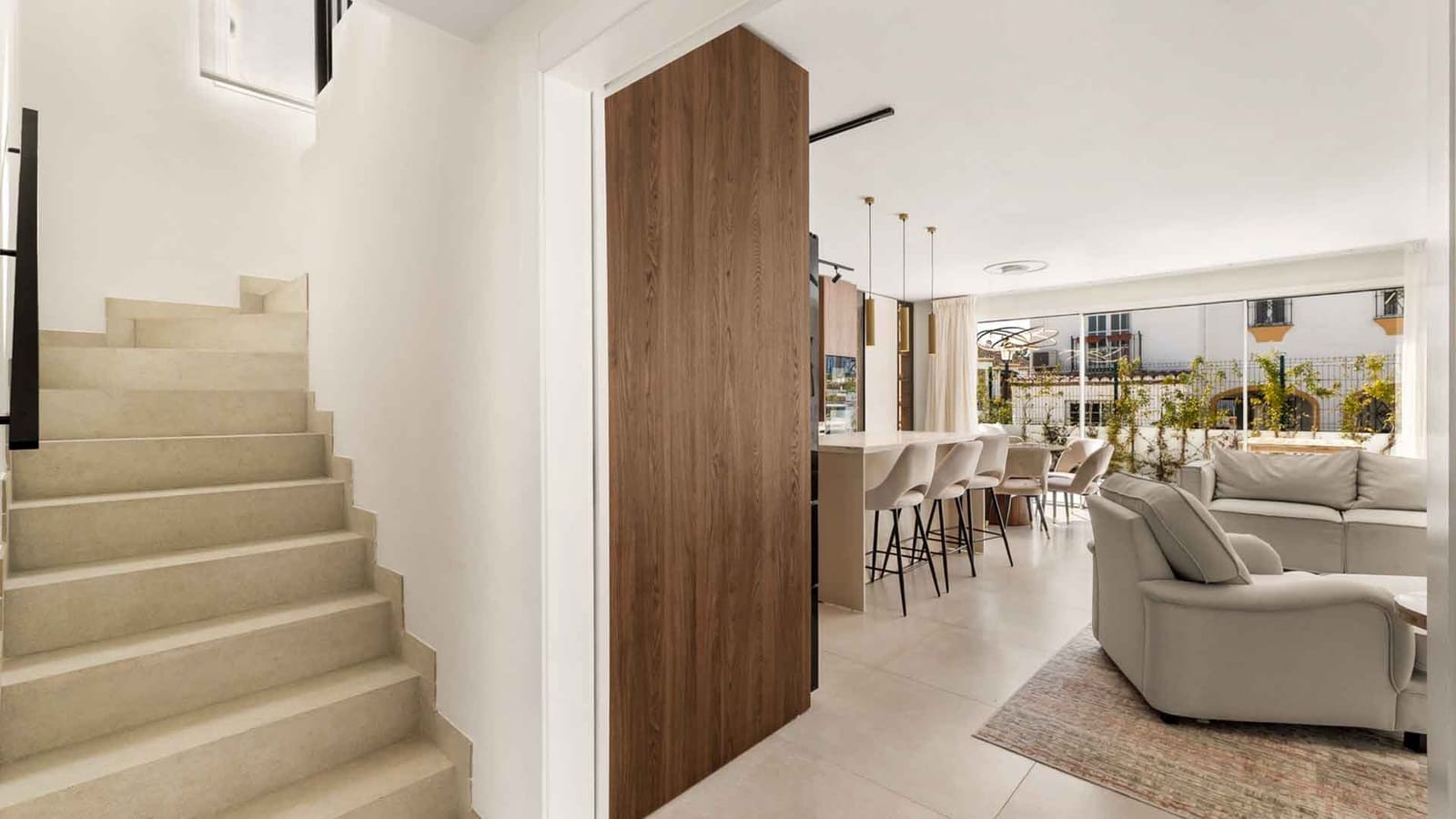 4 bedroom Townhouse for sale in Estepona with pool - € 695,000 (Ref: 10011202)