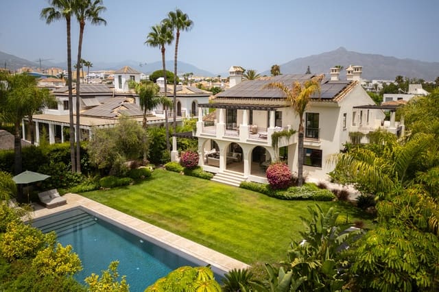 6 soveværelse Villa til salg i San Pedro de Alcántara Pueblo, Marbella med swimmingpool - € 5.995.000 (Ref: 10011203)