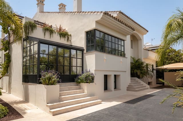 6 soveværelse Villa til salg i San Pedro de Alcántara Pueblo, Marbella med swimmingpool - € 5.995.000 (Ref: 10011203)