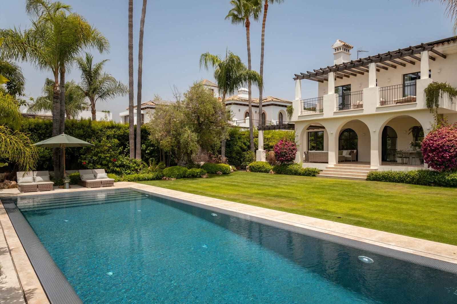 6 soveværelse Villa til salg i San Pedro de Alcantara med swimmingpool - € 5.995.000 (Ref: 10011203)