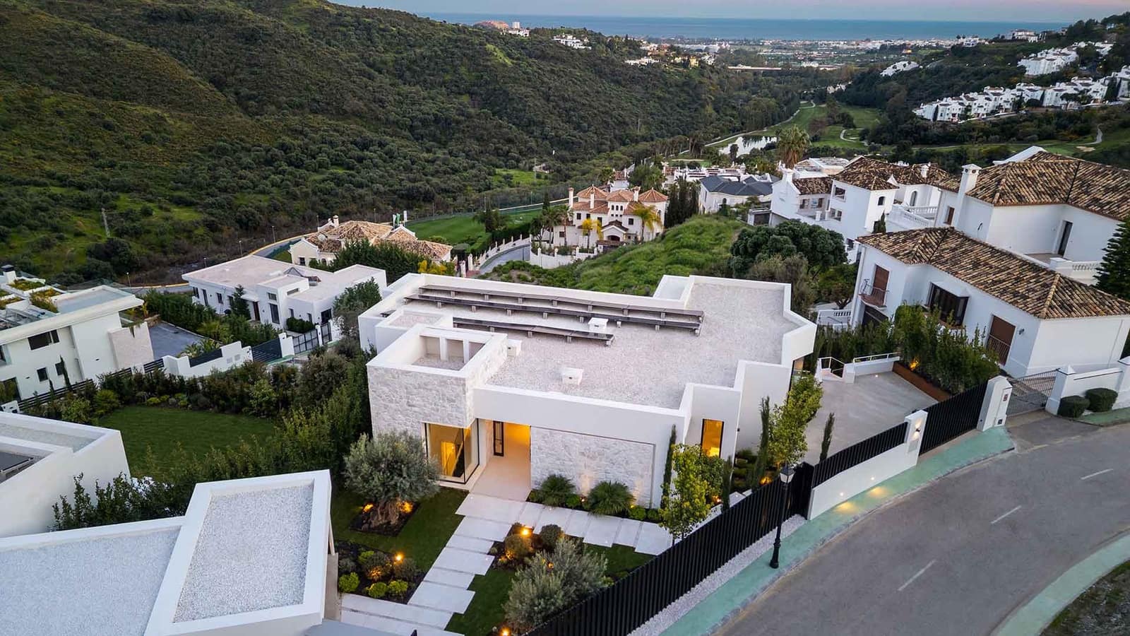 6 soverom Villa til salgs i Benahavis med svømmebasseng - € 6 995 000 (Ref: 10017305)