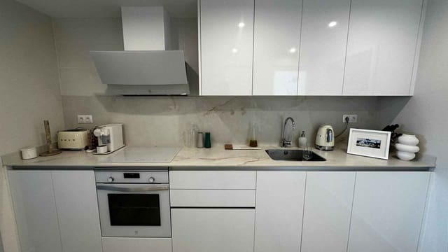 3 bedroom Apartment for sale in Nueva Andalucía Centro, Marbella with pool - € 515,000 (Ref: 10022222)