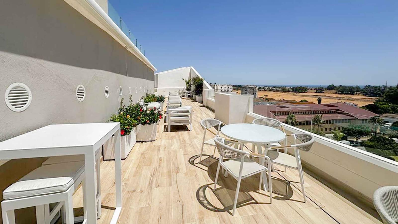 3 bedroom Apartment for sale in Nueva Andalucia with pool - € 515,000 (Ref: 10022222)