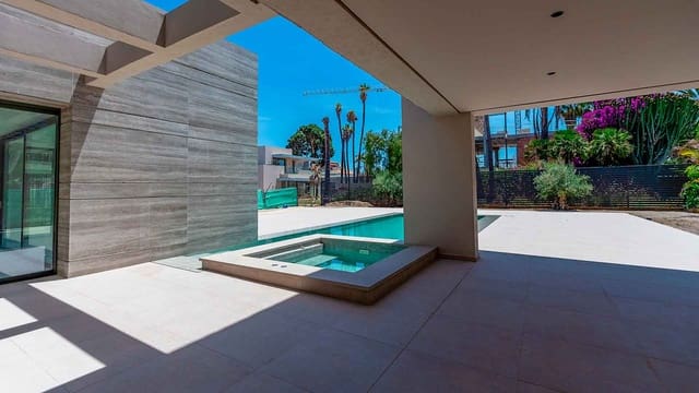 8 soveværelse Villa til salg i San Pedro de Alcántara Pueblo, Marbella med swimmingpool - € 5.900.000 (Ref: 10022223)
