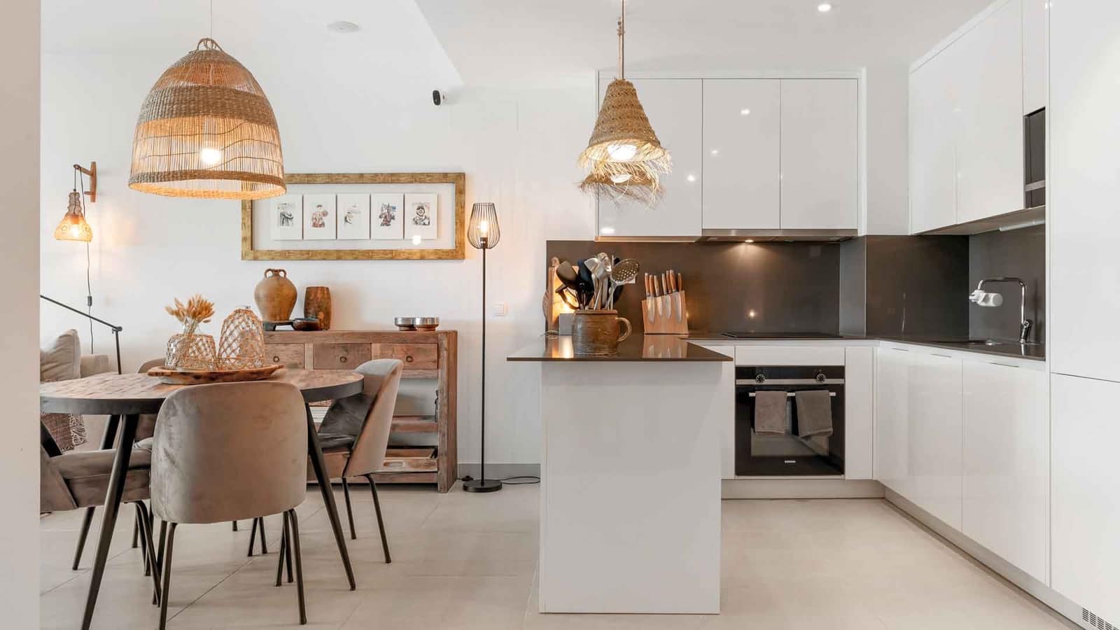 2 sovrum Lägenhet till salu i Estepona med pool - 495 000 € (Ref: 10023830)
