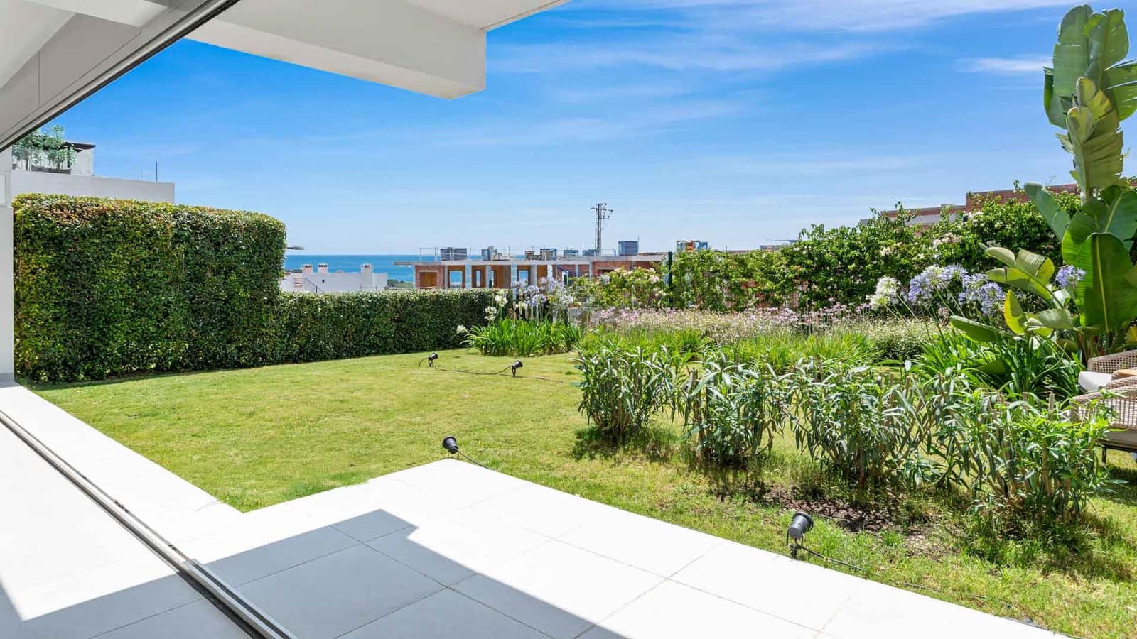 2 sovrum Lägenhet till salu i Estepona med pool - 495 000 € (Ref: 10023830)