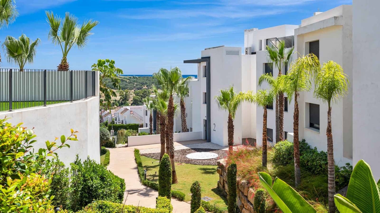 2 sovrum Lägenhet till salu i Estepona med pool - 495 000 € (Ref: 10023830)
