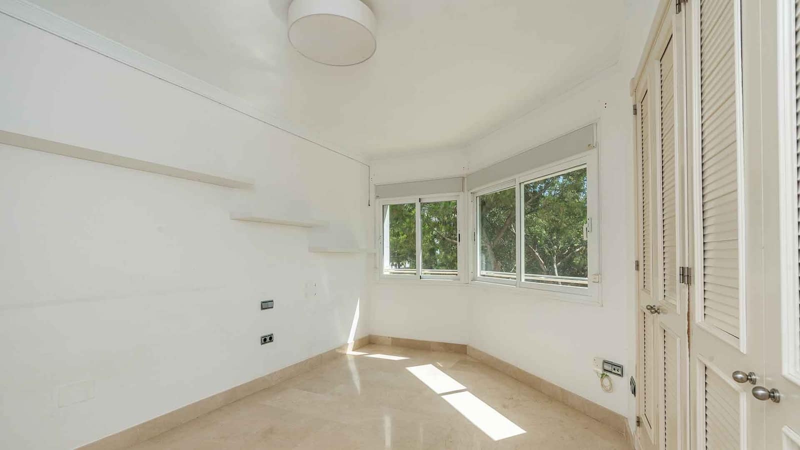 3 bedroom Apartment for sale in Golden Mile with pool - € 2,150,000 (Ref: 10027034)